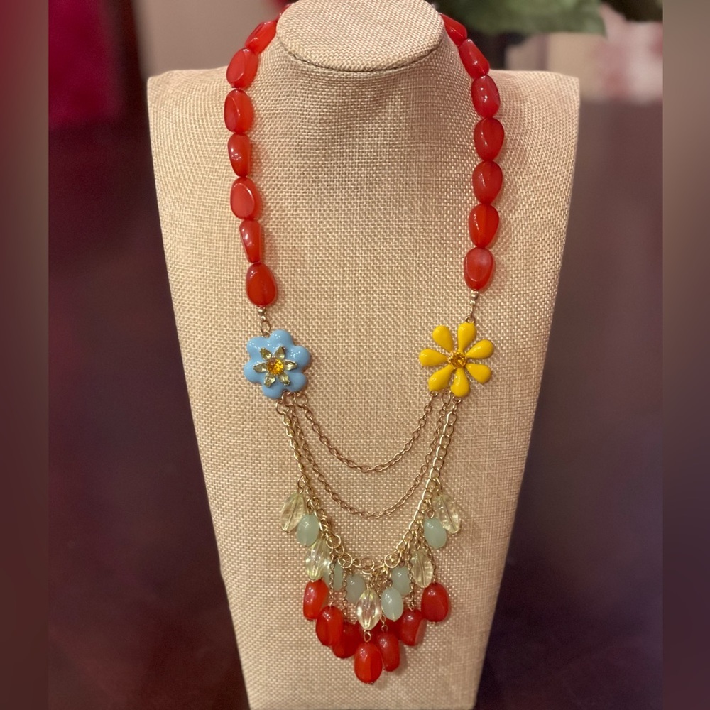 Betsy Johnson Red Green Beaded Floral Colorful Bib Statement Necklace # 257 NWOT